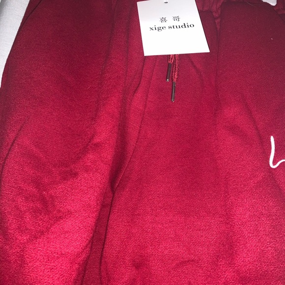 Super cute form fitting jogger sweat pants - Picture 3 of 3